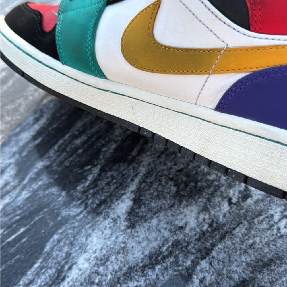 Retro Jordan 1’s Mid) Multi Color 10.5 men - Picture 5 of 5